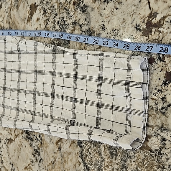 2/$10 Billabong woven pants - Picture 5 of 6